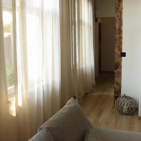 Adele Place דירה *